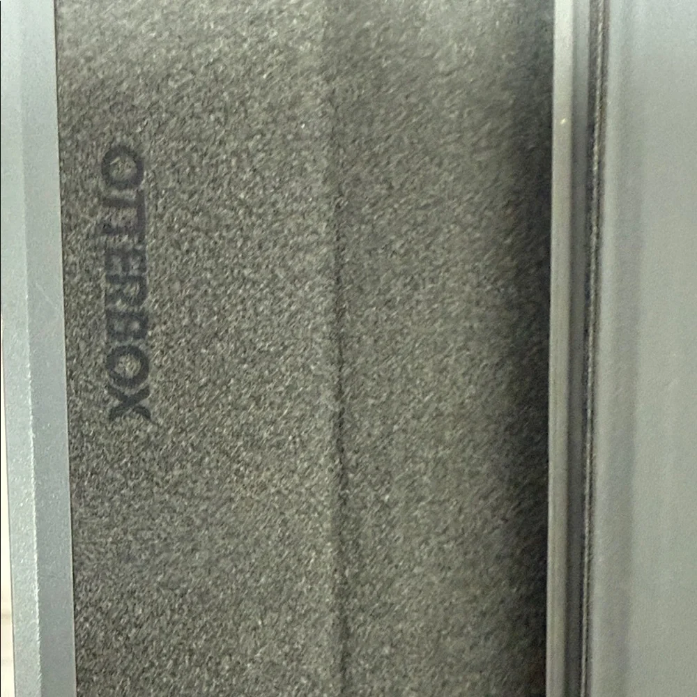 OtterBox sleek durable